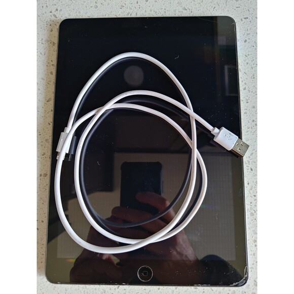 Apple iPad Air (1st Generation) A1474 16 GB, Wi-Fi, 9.7 in - Space Gray - Picture 2 of 13